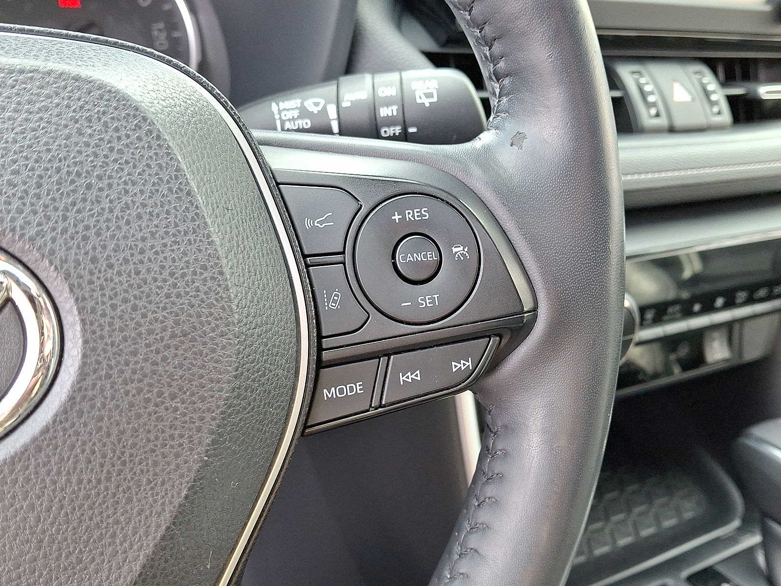 Thumbnail: 2019 Toyota RAV4 - 18