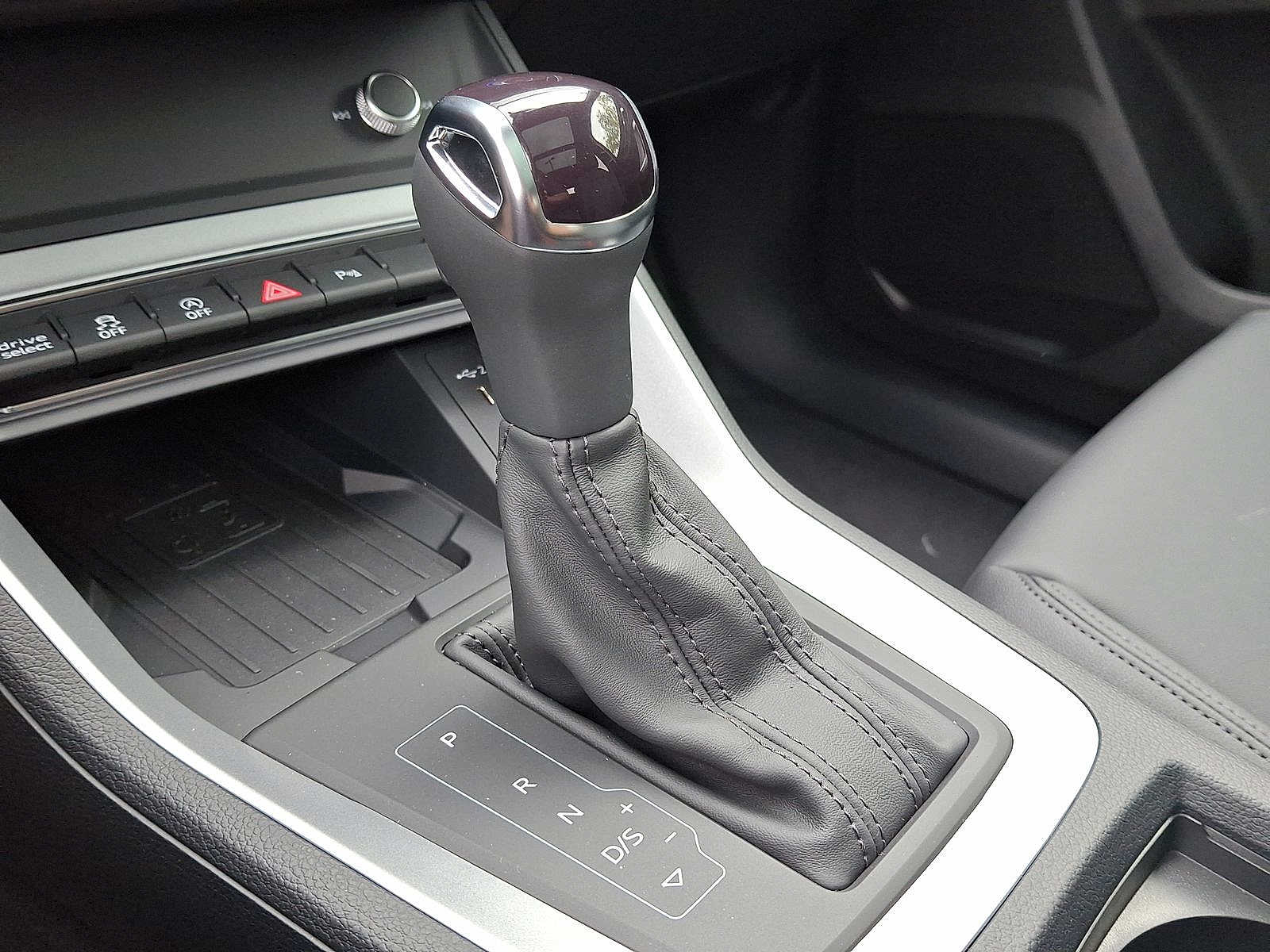 Thumbnail: 2025 Audi Q3 - 14