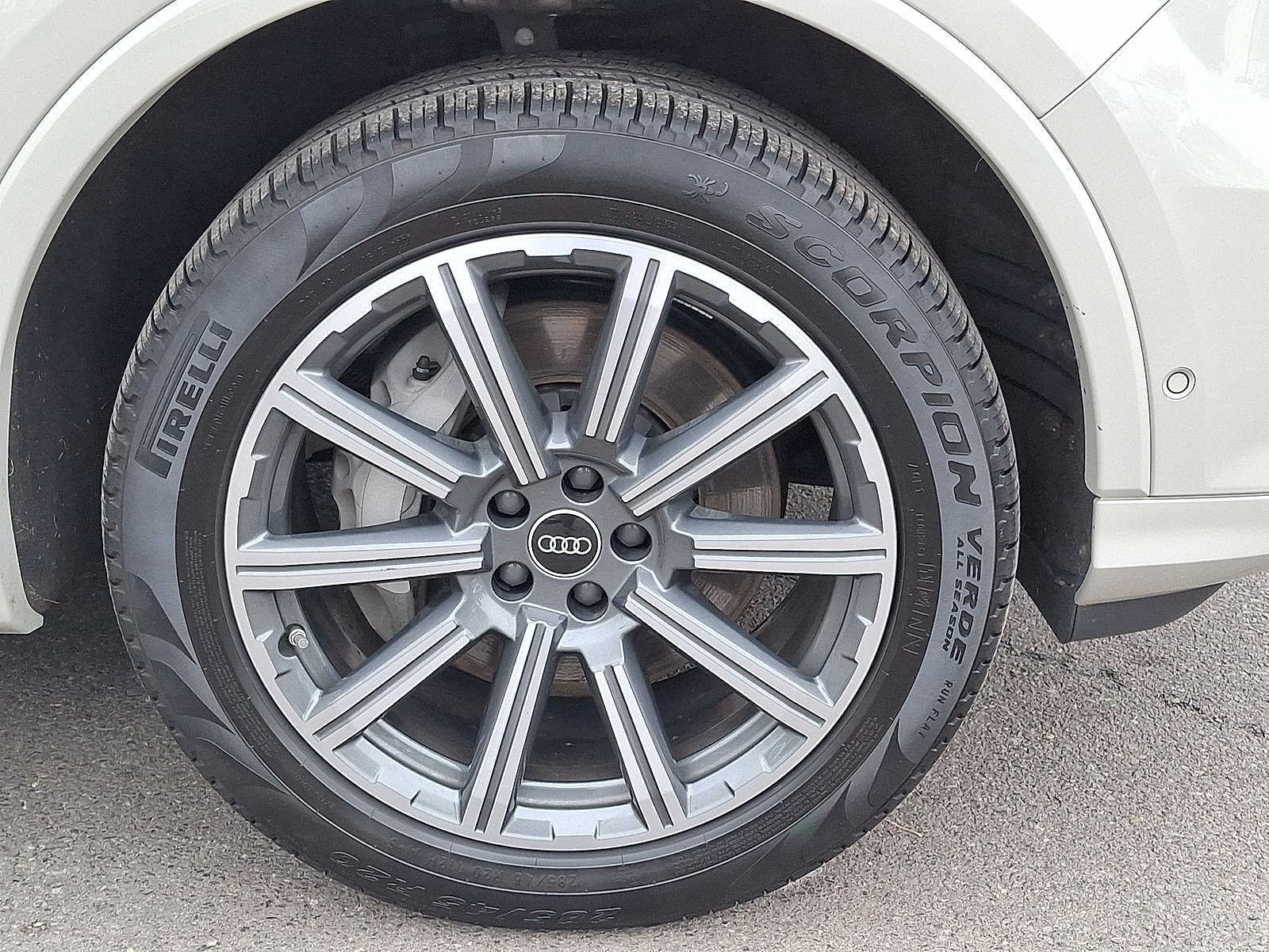 Thumbnail: 2023 Audi Q7 - 27