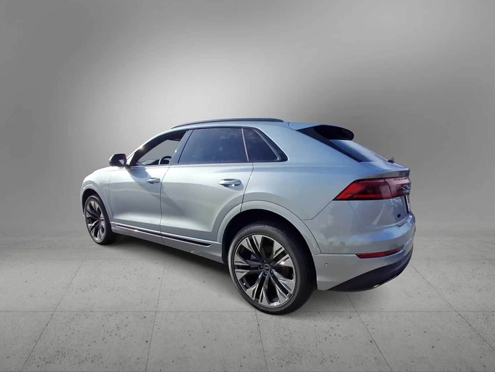 Thumbnail: 2025 Audi Q8 - 6