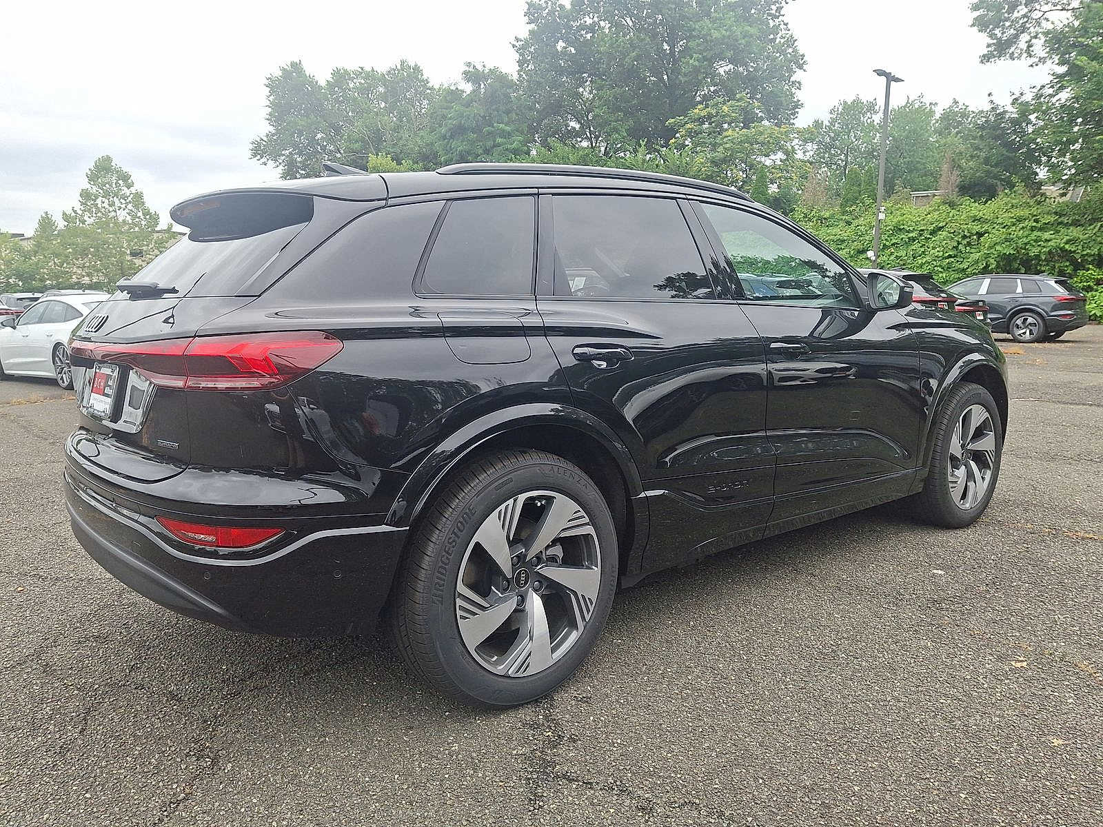 Thumbnail: 2025 Audi Q6 e-tron - 12