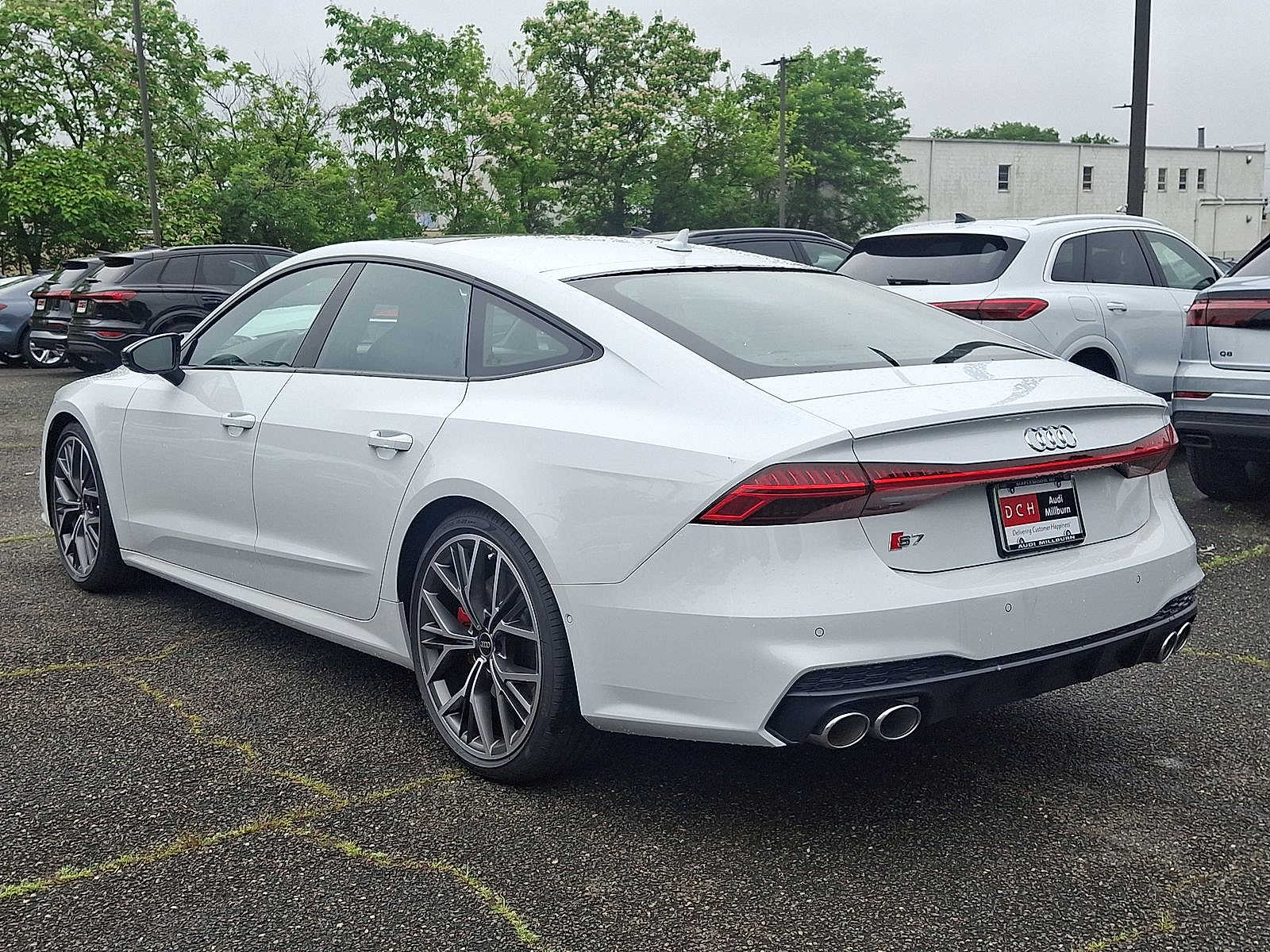 Thumbnail: 2025 Audi S7 - 11