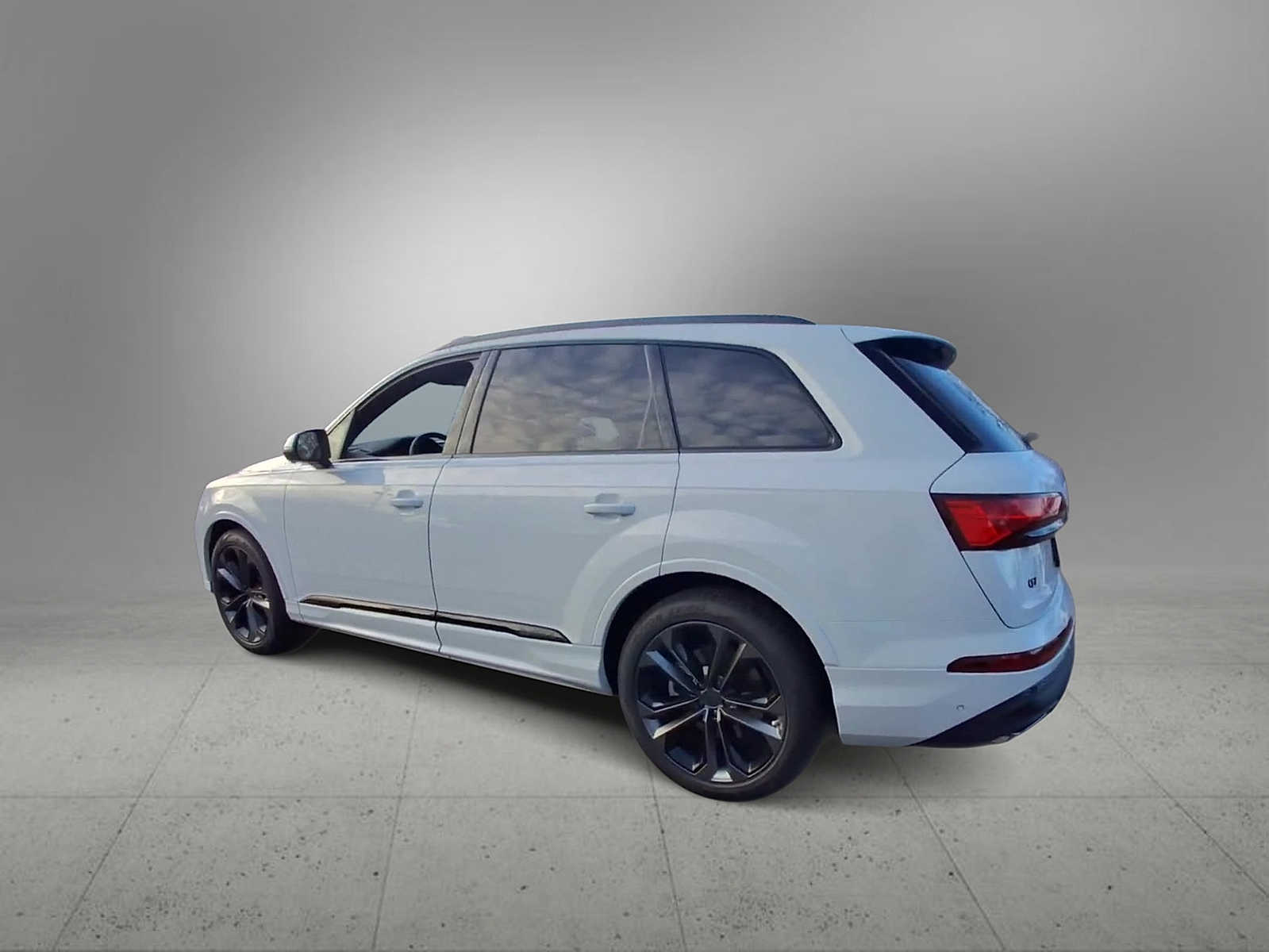 Thumbnail: 2026 Audi Q7 - 6