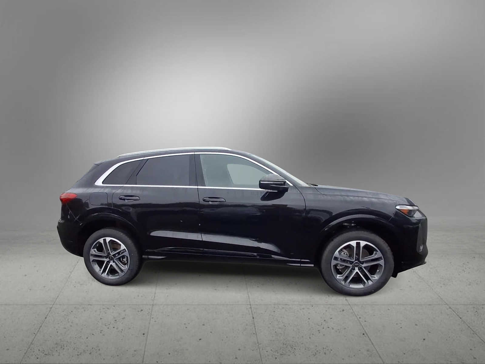 Thumbnail: 2025 Audi Q5 - 9