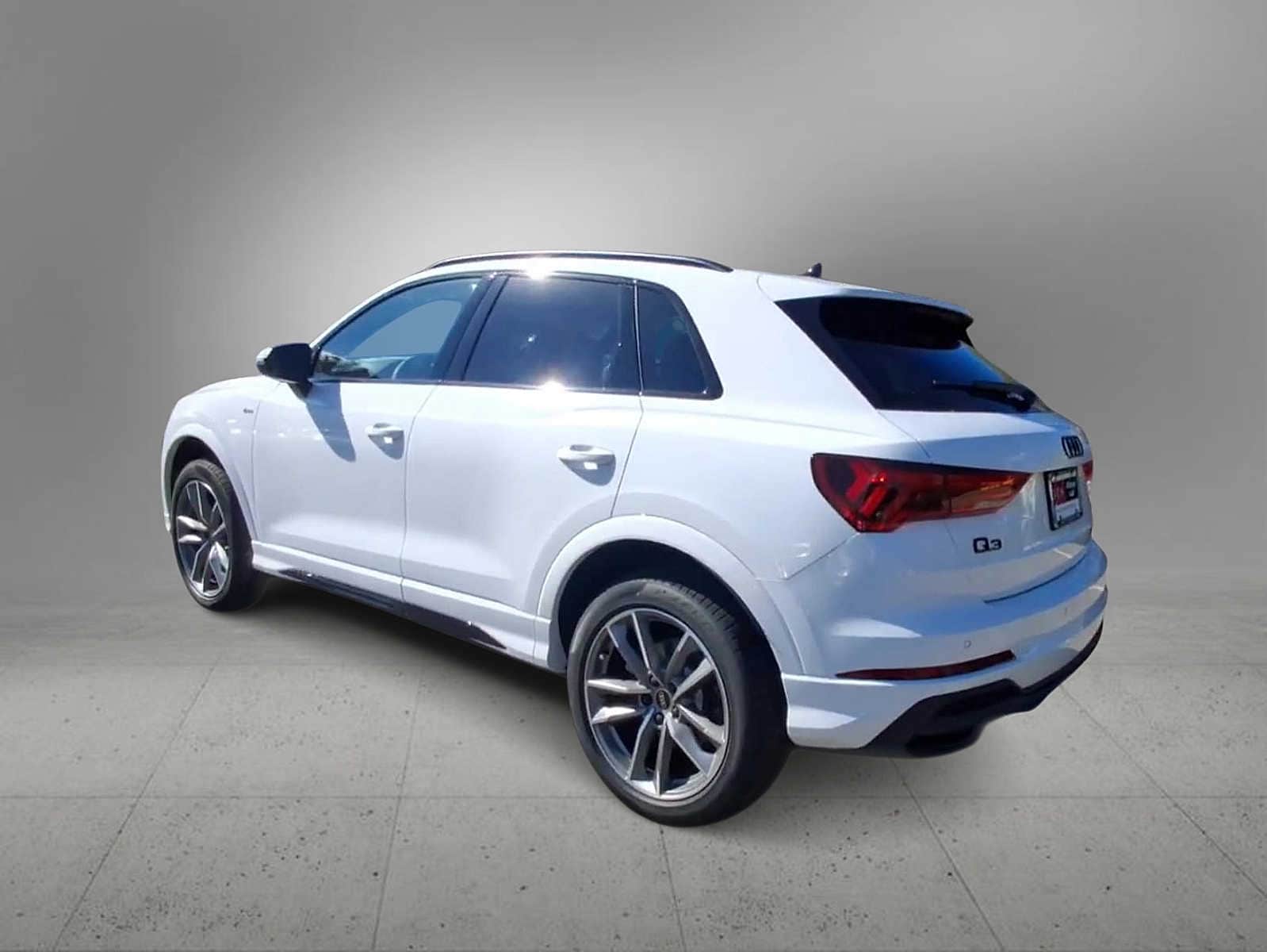 Thumbnail: 2025 Audi Q3 - 6