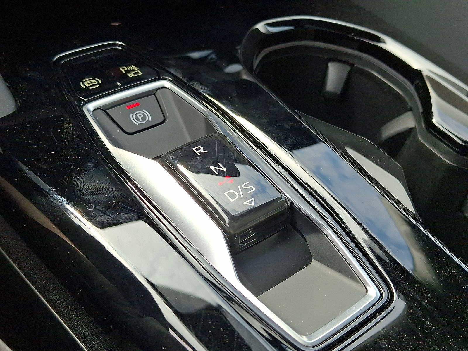 Thumbnail: 2025 Audi Q5 - 15