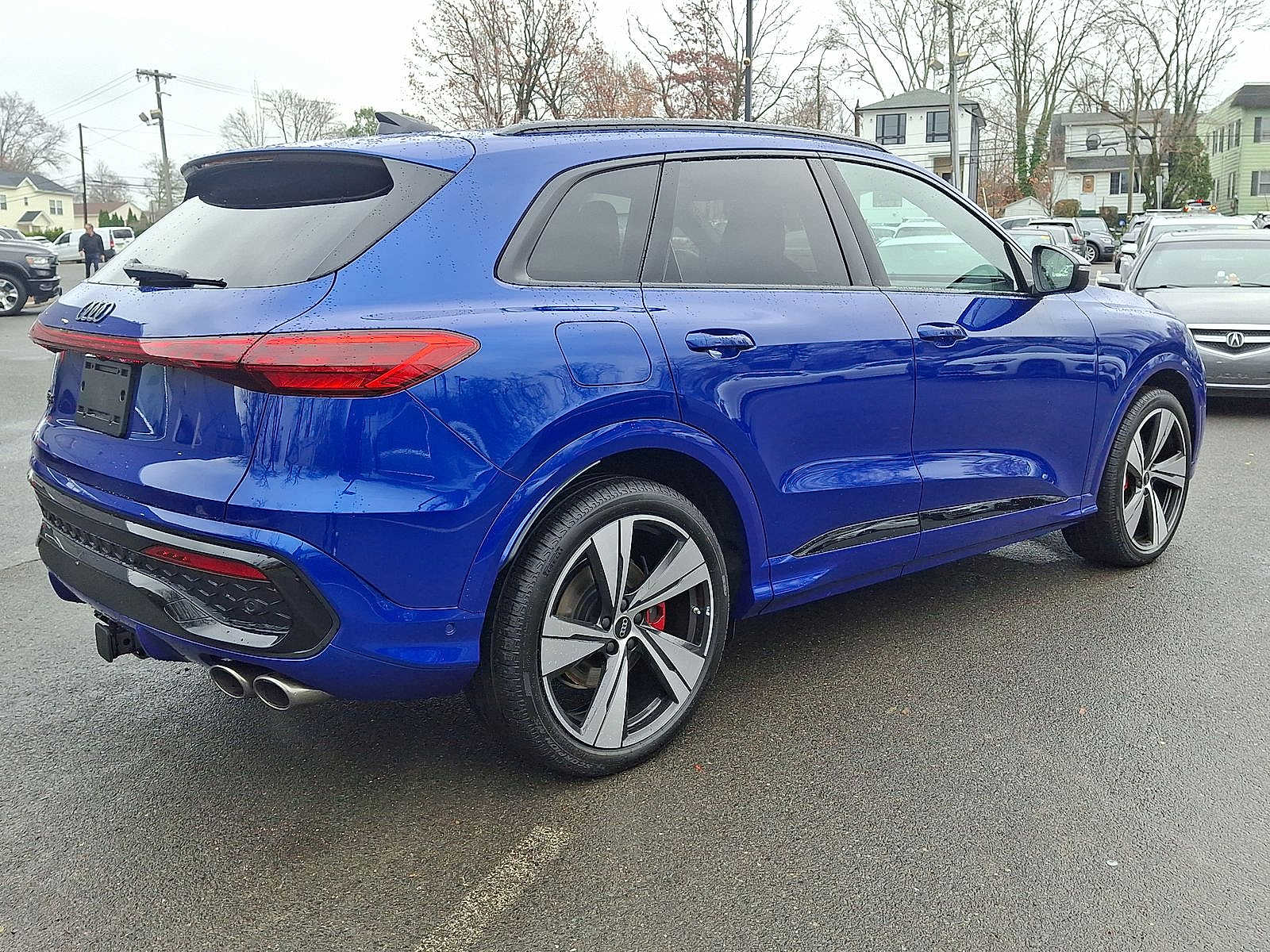 Thumbnail: 2025 Audi SQ5 - 11