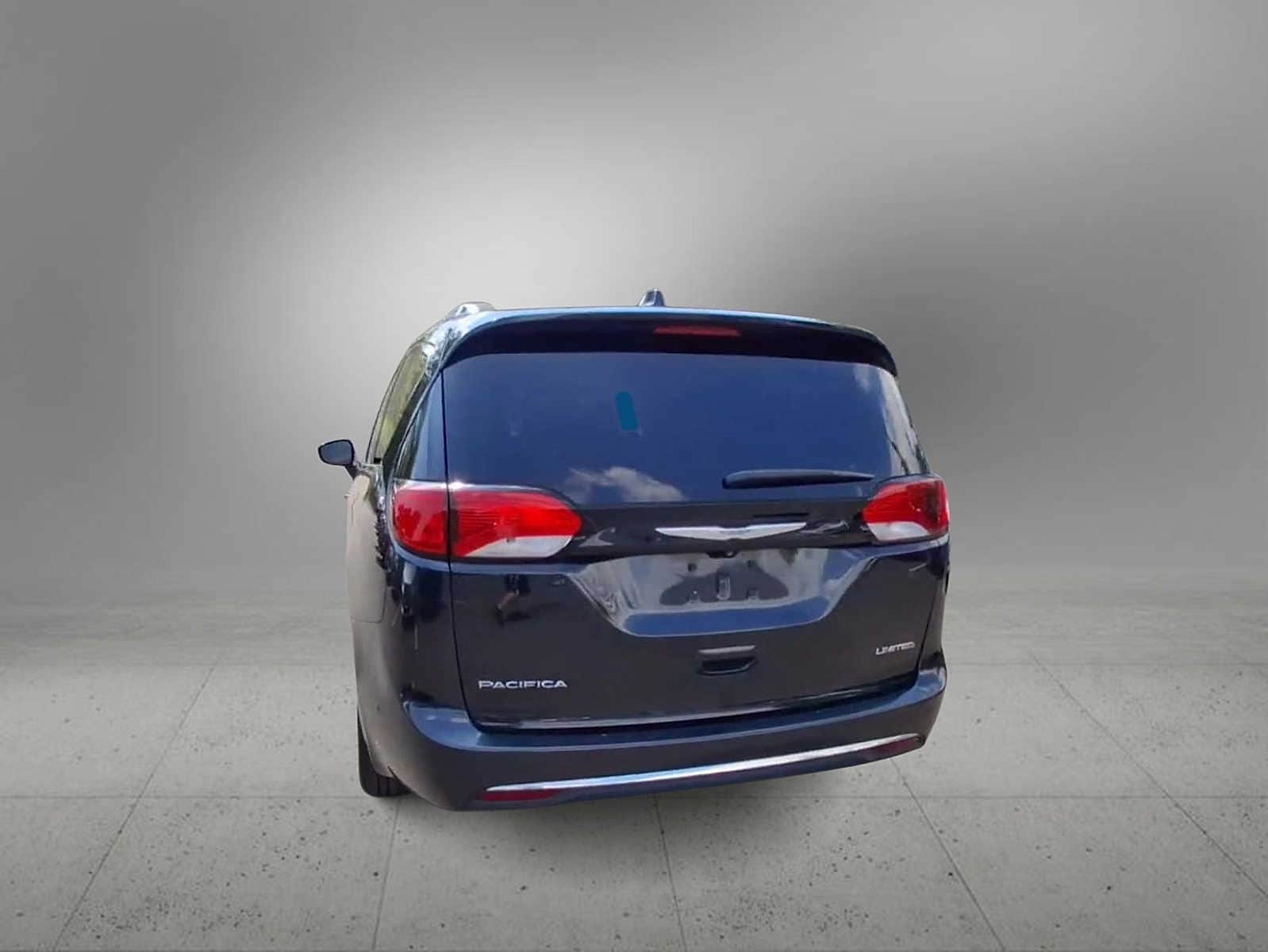 Thumbnail: 2017 Chrysler Pacifica - 7