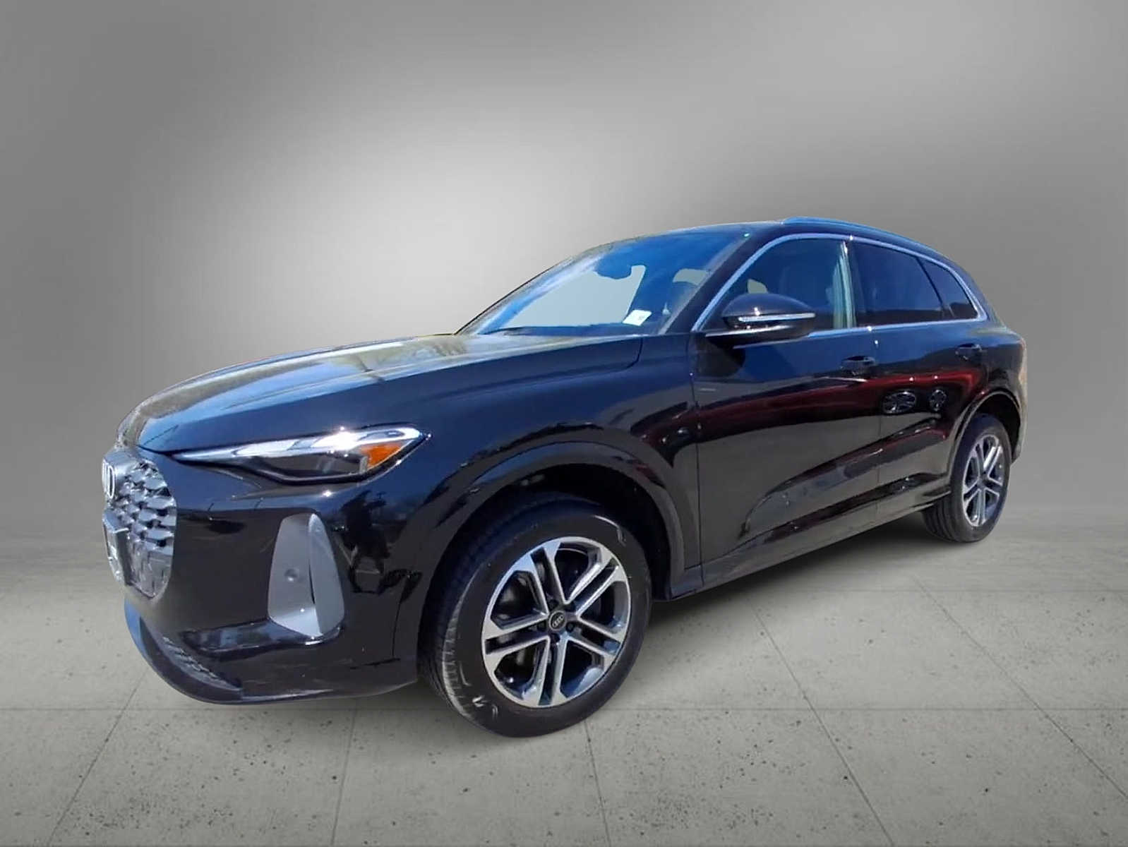 Thumbnail: 2025 Audi Q5 - 4