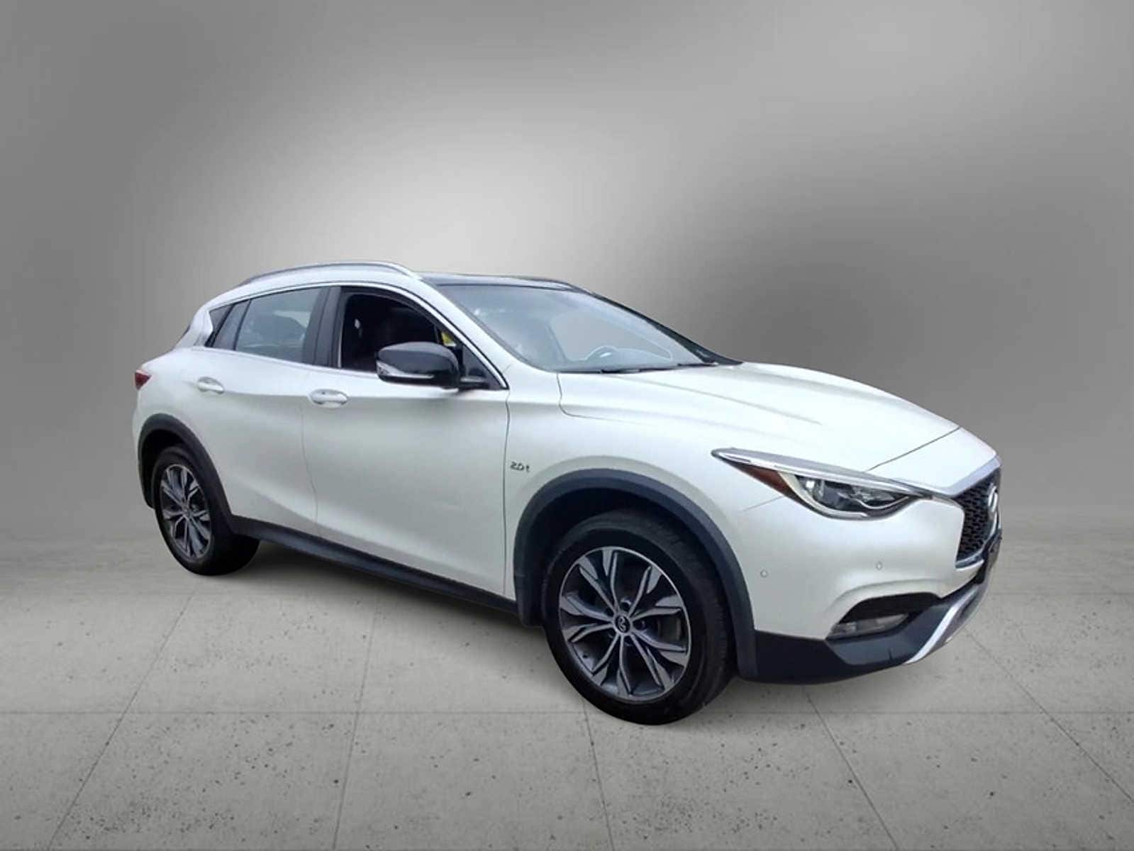 Thumbnail: 2017 INFINITI QX30 - 2