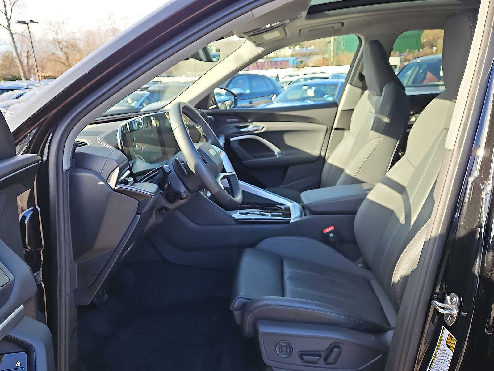 Thumbnail: 2025 Audi Q5 - 11