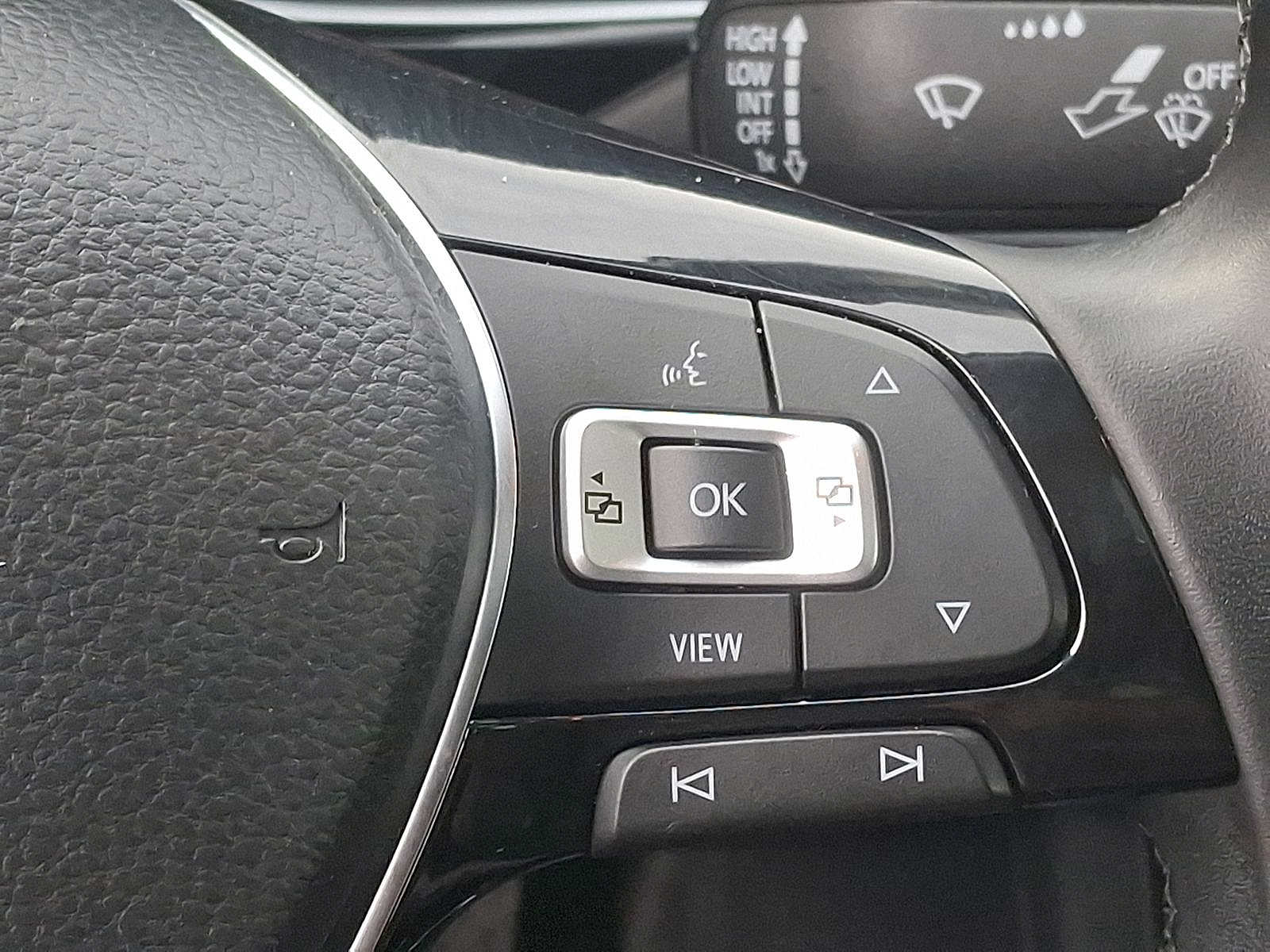 Thumbnail: 2019 Volkswagen Jetta - 18