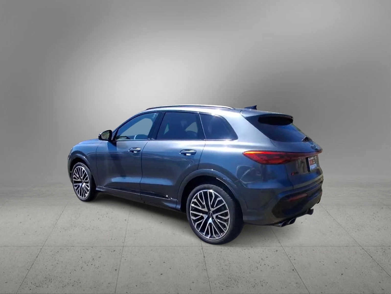 Thumbnail: 2025 Audi SQ5 - 6