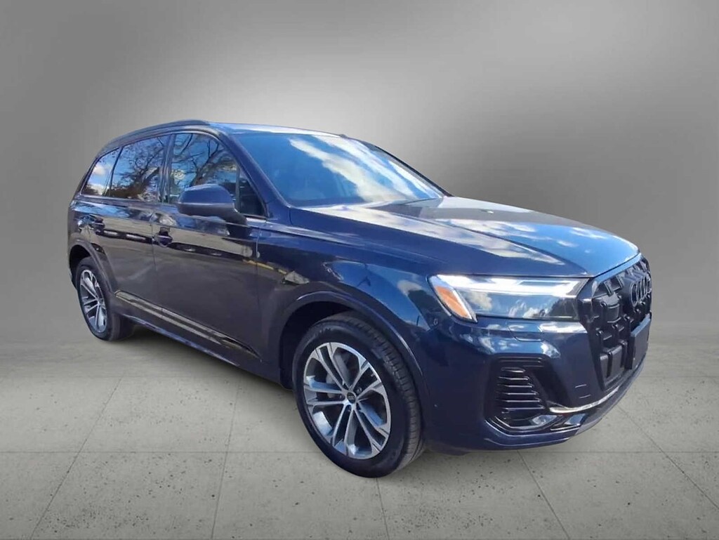 Certified 2025 Audi Q7 Premium SUV