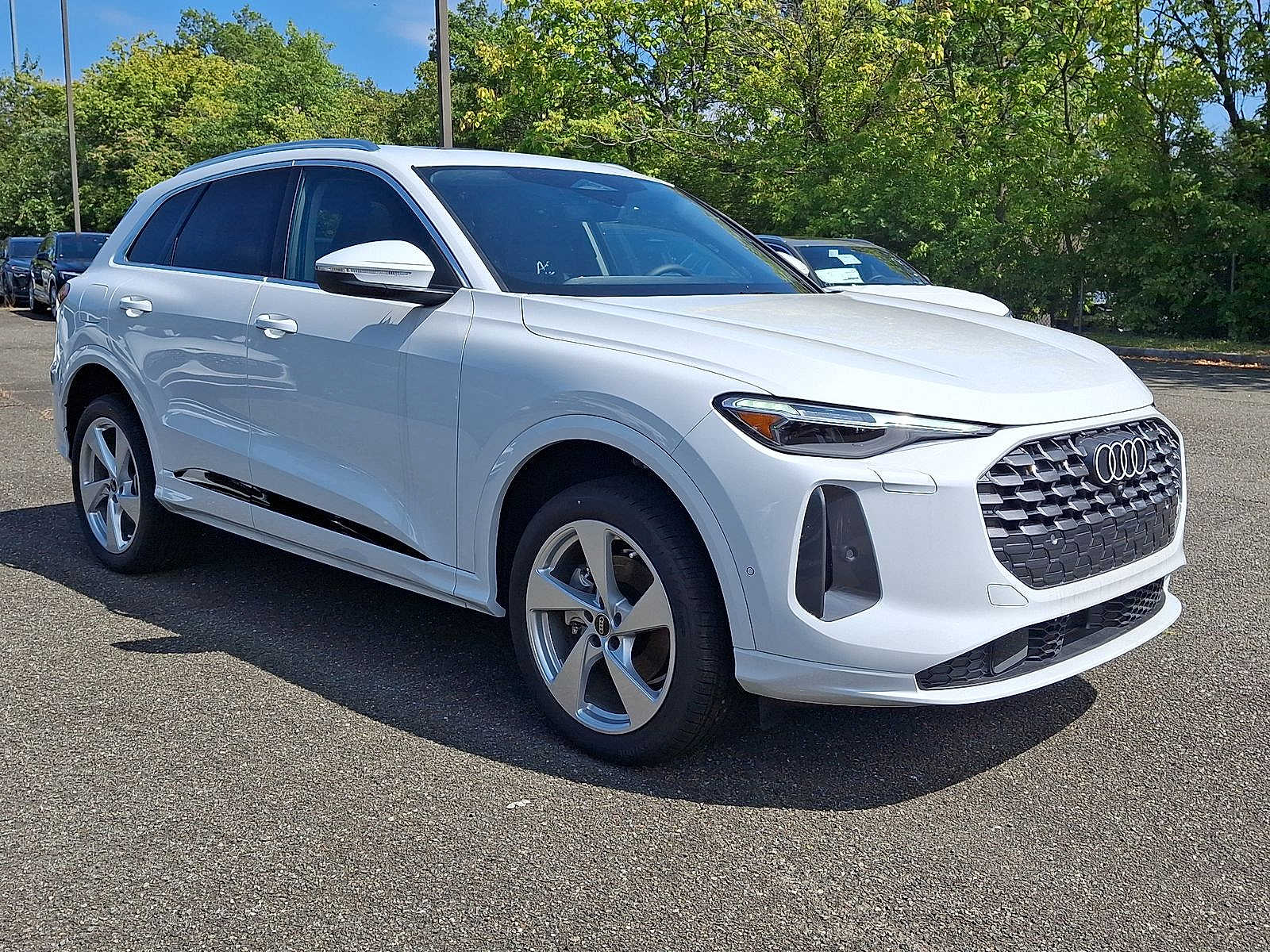 Thumbnail: 2025 Audi Q5 - 10