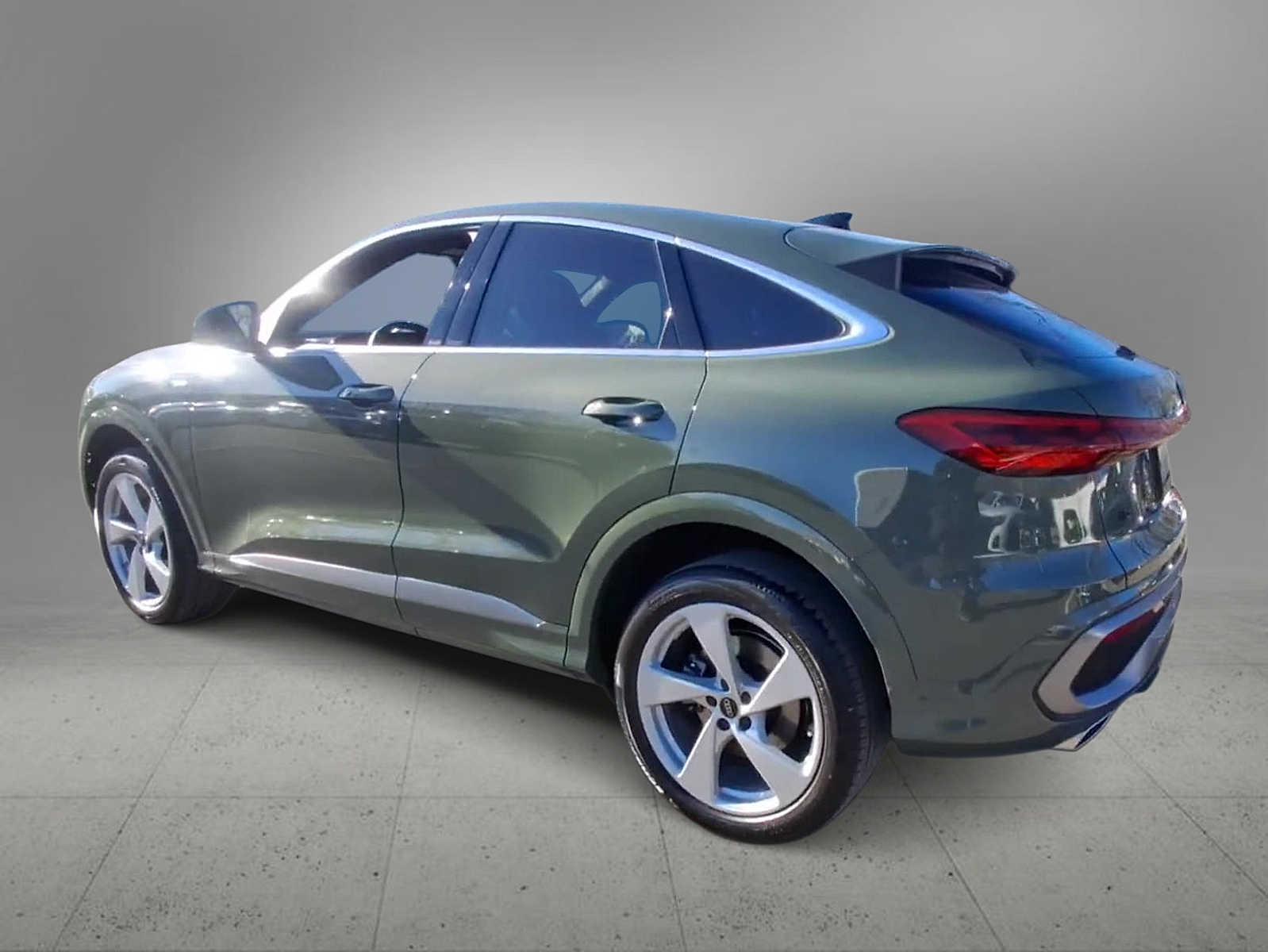 Thumbnail: 2025 Audi Q5 - 6