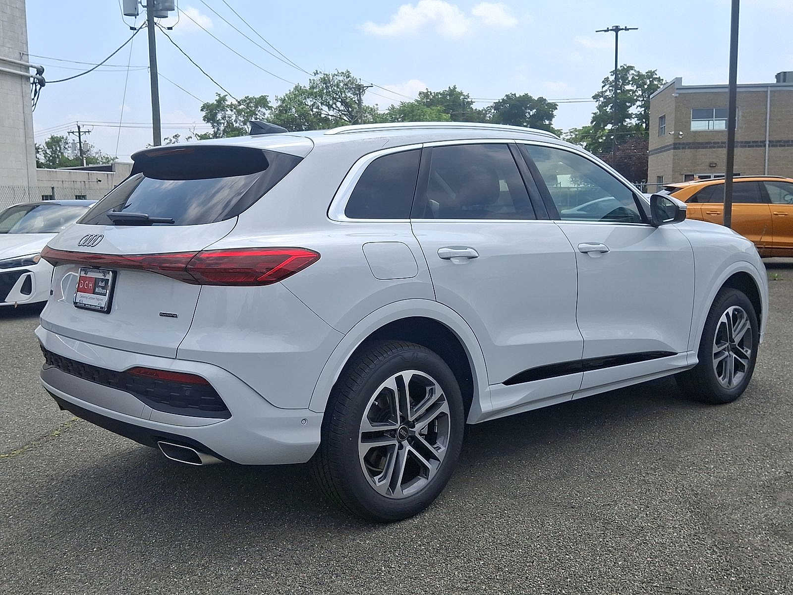 Thumbnail: 2025 Audi Q5 - 12
