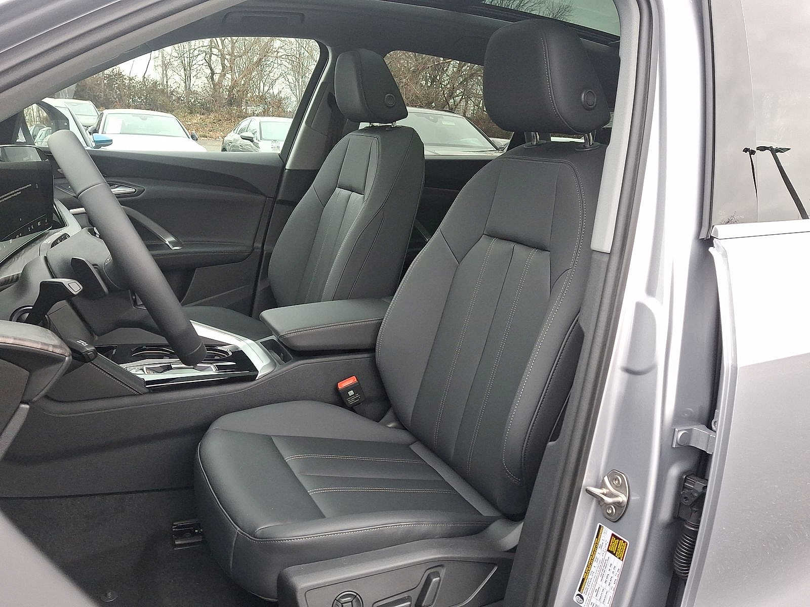 Thumbnail: 2025 Audi Q5 - 13