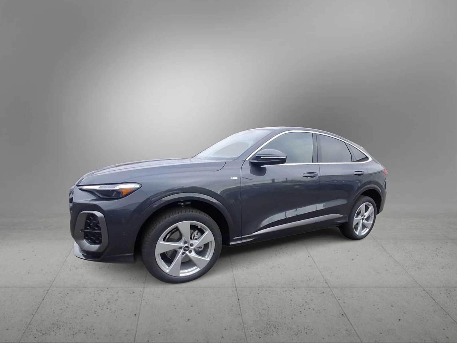 Thumbnail: 2025 Audi Q5 - 4