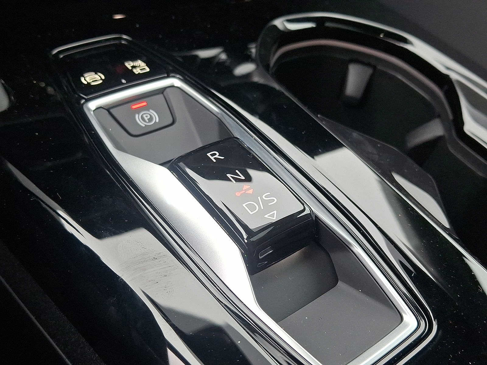 Thumbnail: 2025 Audi Q5 - 14