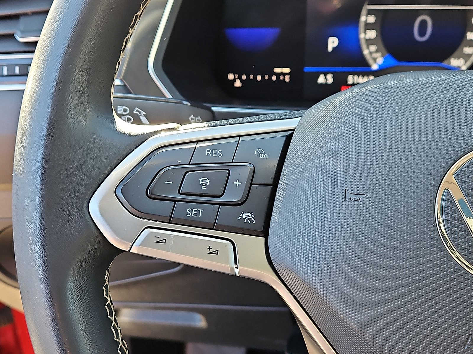 Thumbnail: 2022 Volkswagen Tiguan - 17