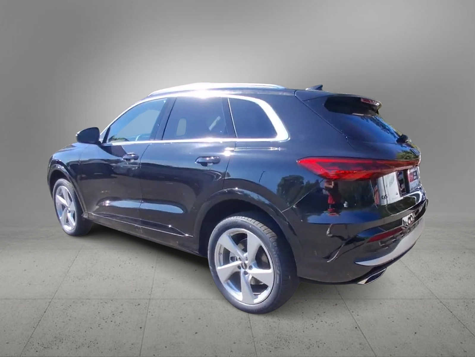 Thumbnail: 2025 Audi Q5 - 6
