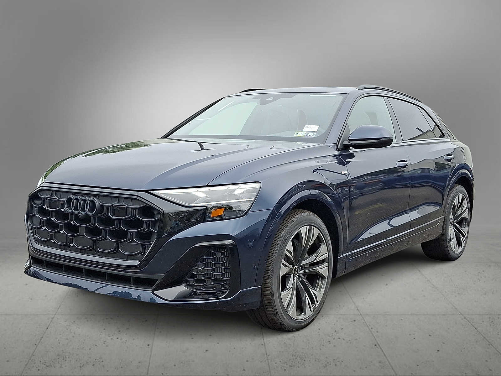 Thumbnail: 2025 Audi Q8 - 1