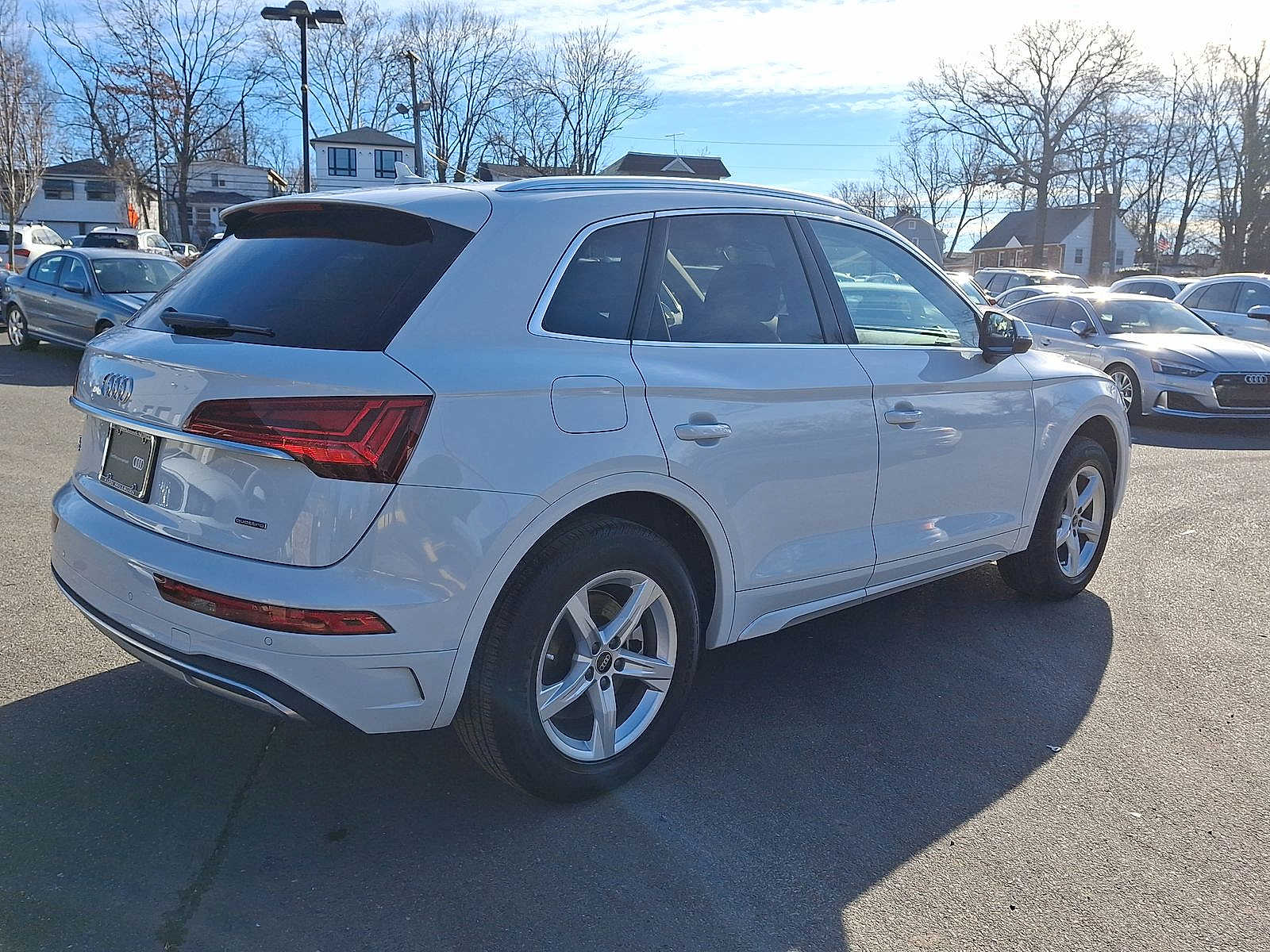 Thumbnail: 2023 Audi Q5 - 25