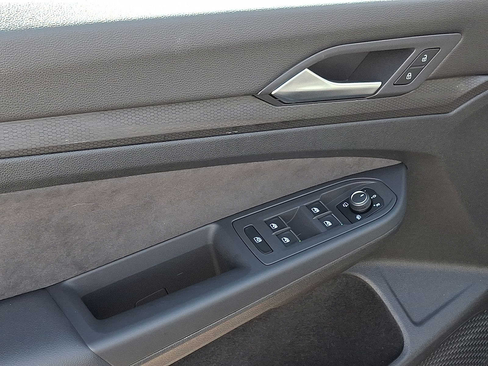 Thumbnail: 2024 Volkswagen Golf - 10