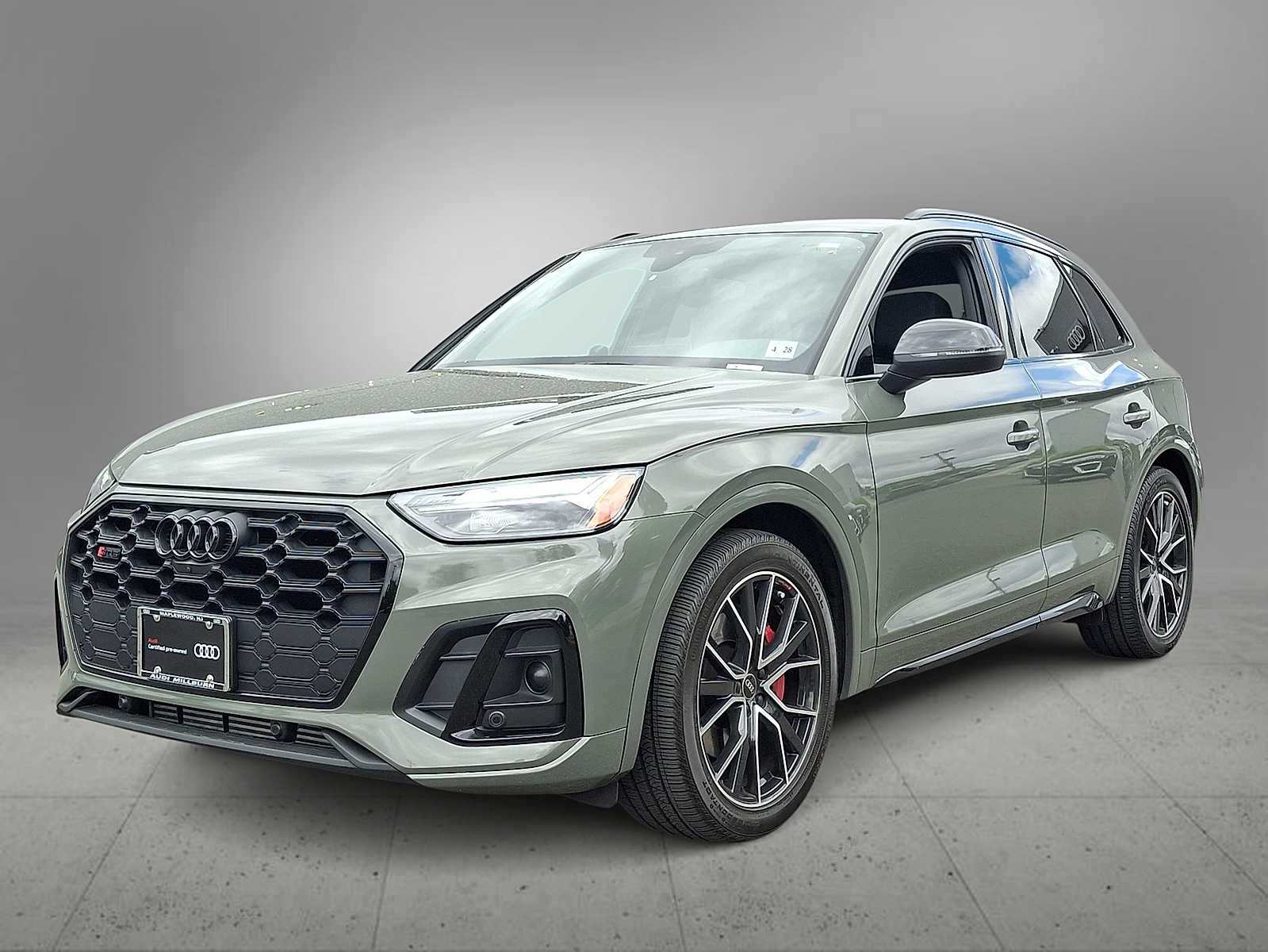 Thumbnail: 2023 Audi SQ5 - 1