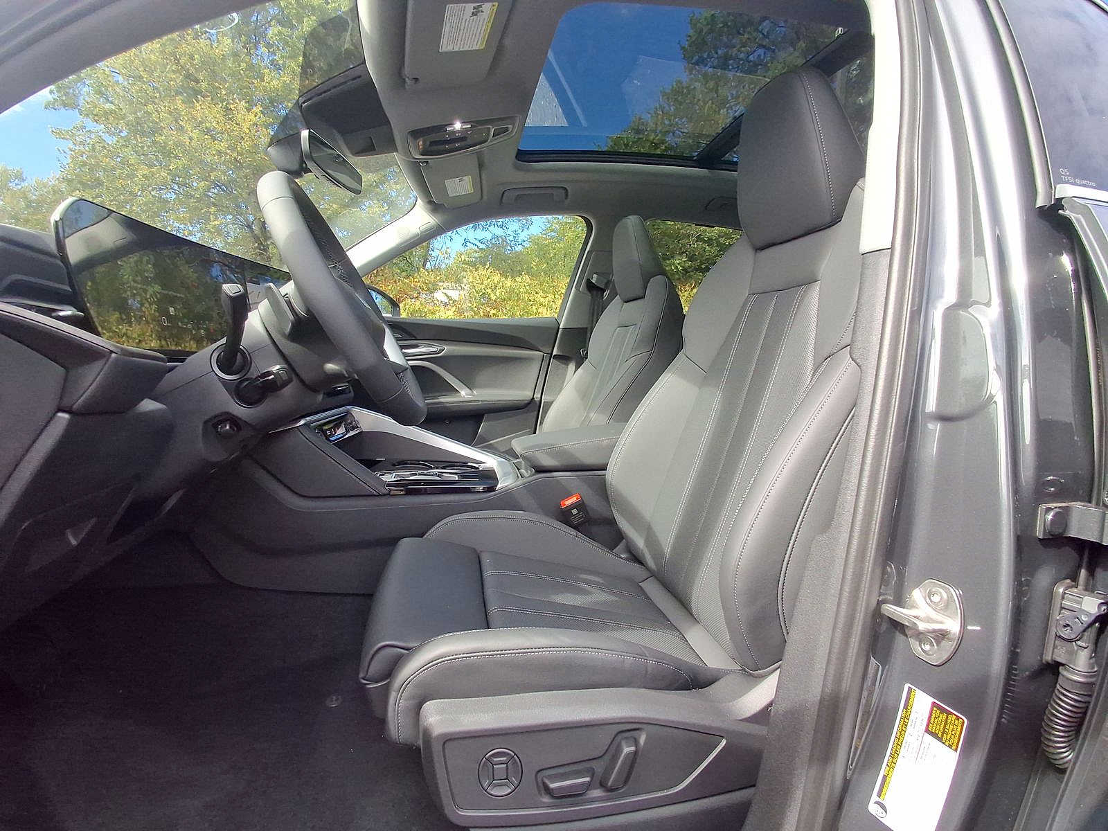 Thumbnail: 2025 Audi Q5 - 13