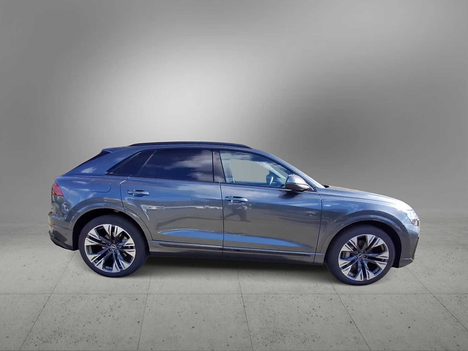Thumbnail: 2026 Audi Q8 - 9