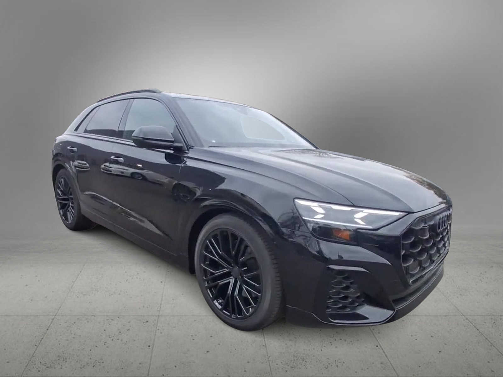 Thumbnail: 2026 Audi SQ8 - 2