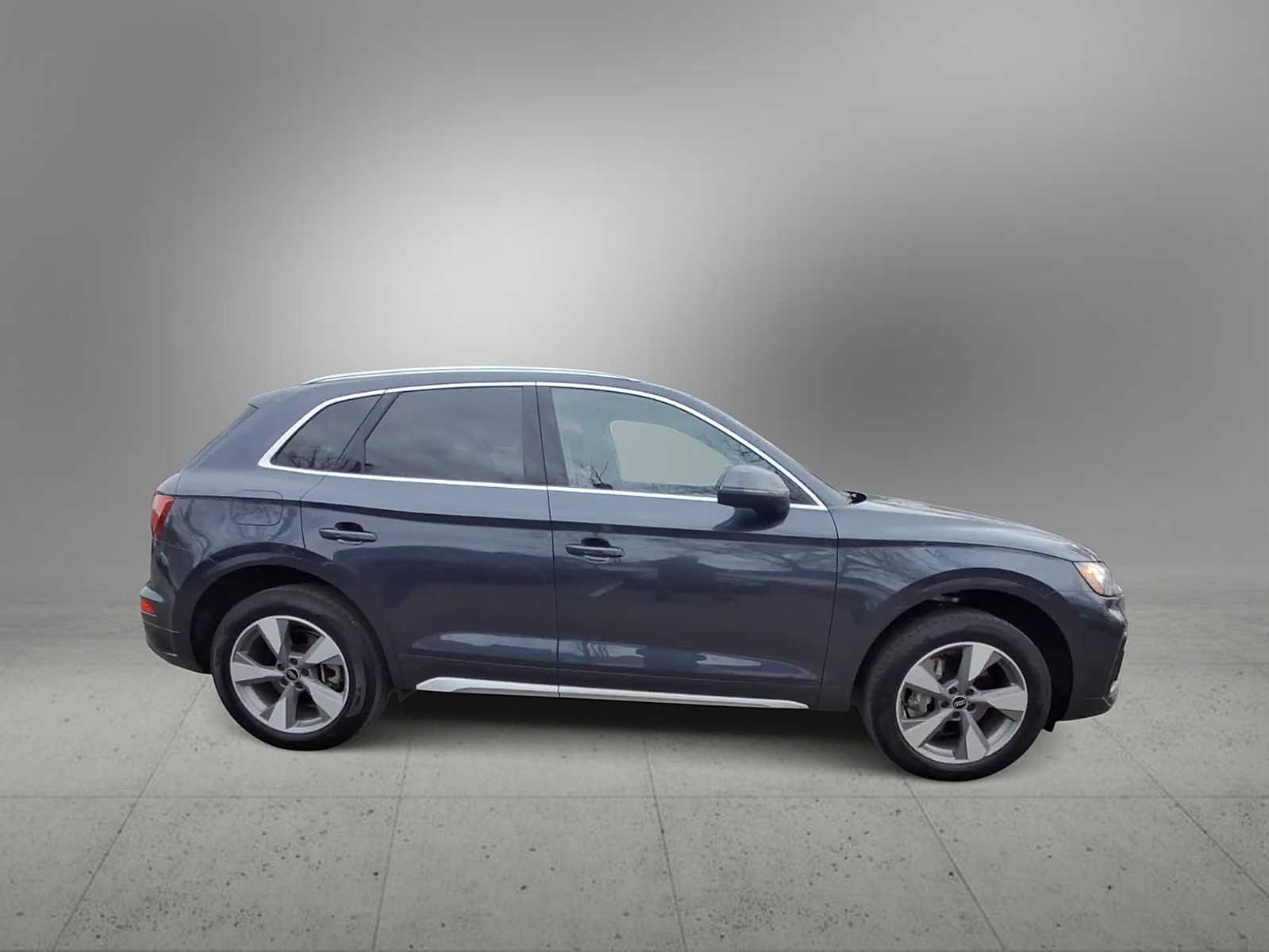Thumbnail: 2023 Audi Q5 - 9