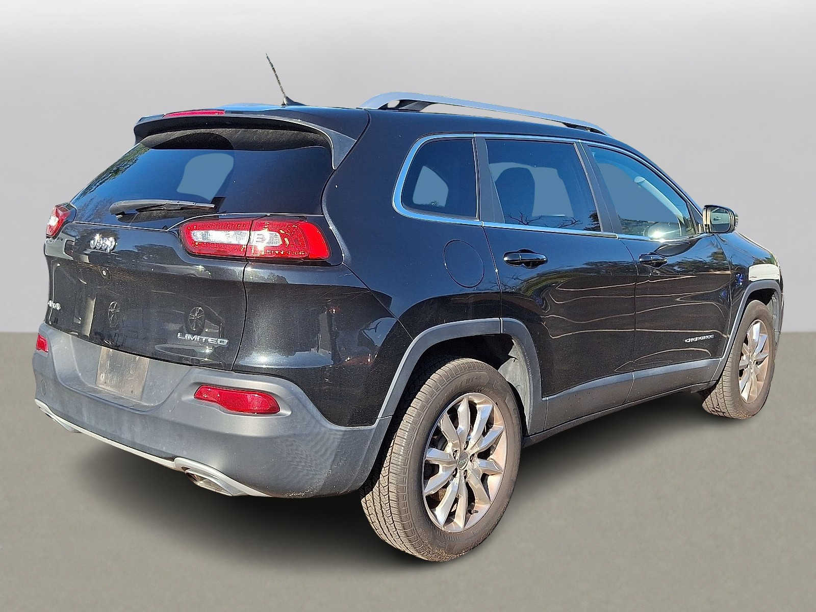 Thumbnail: 2015 Jeep Cherokee - 3