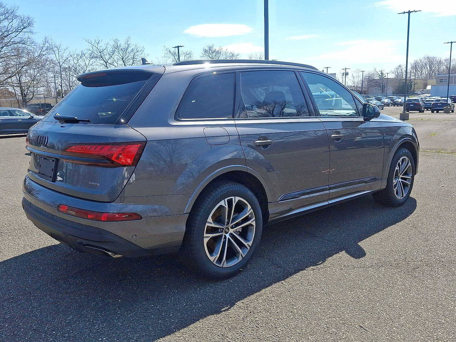 Thumbnail: 2026 Audi Q7 - 11