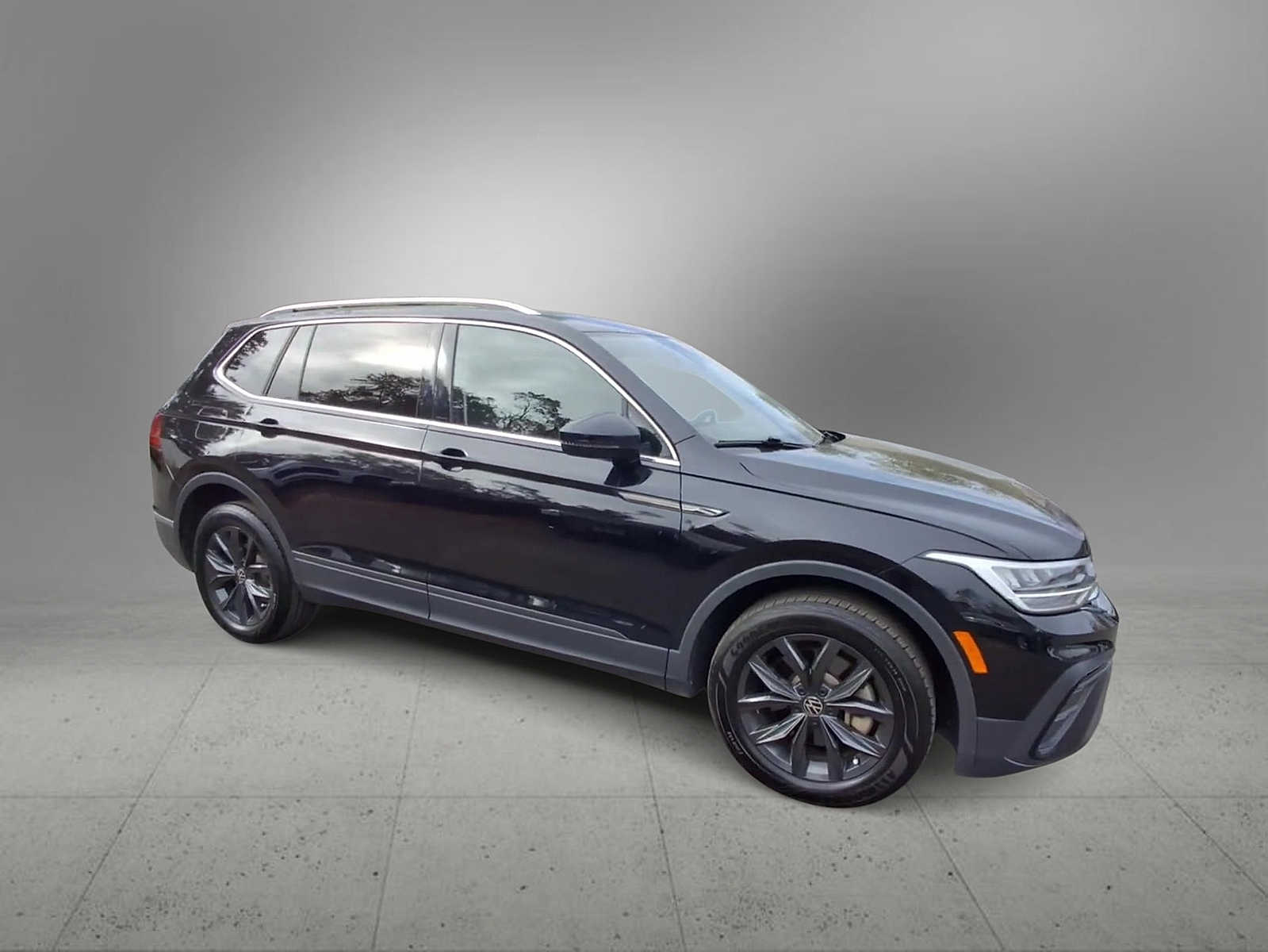 Thumbnail: 2024 Volkswagen Tiguan - 2