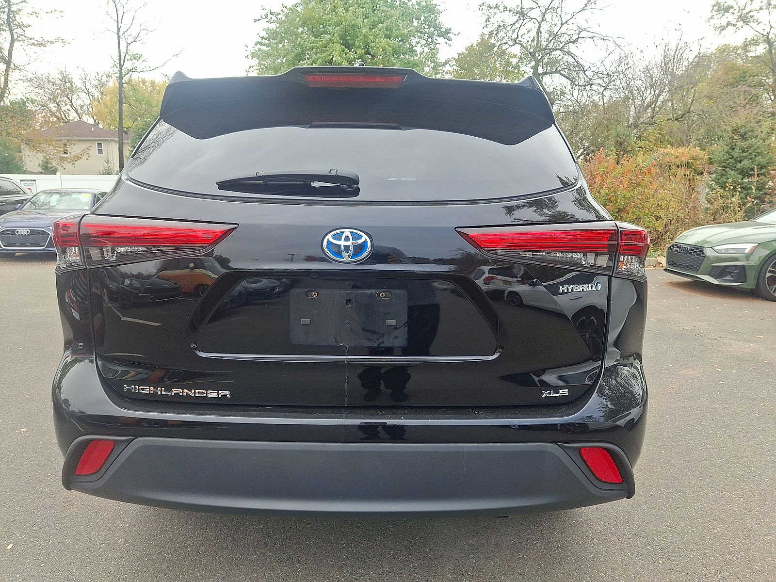 Thumbnail: 2022 Toyota Highlander - 21