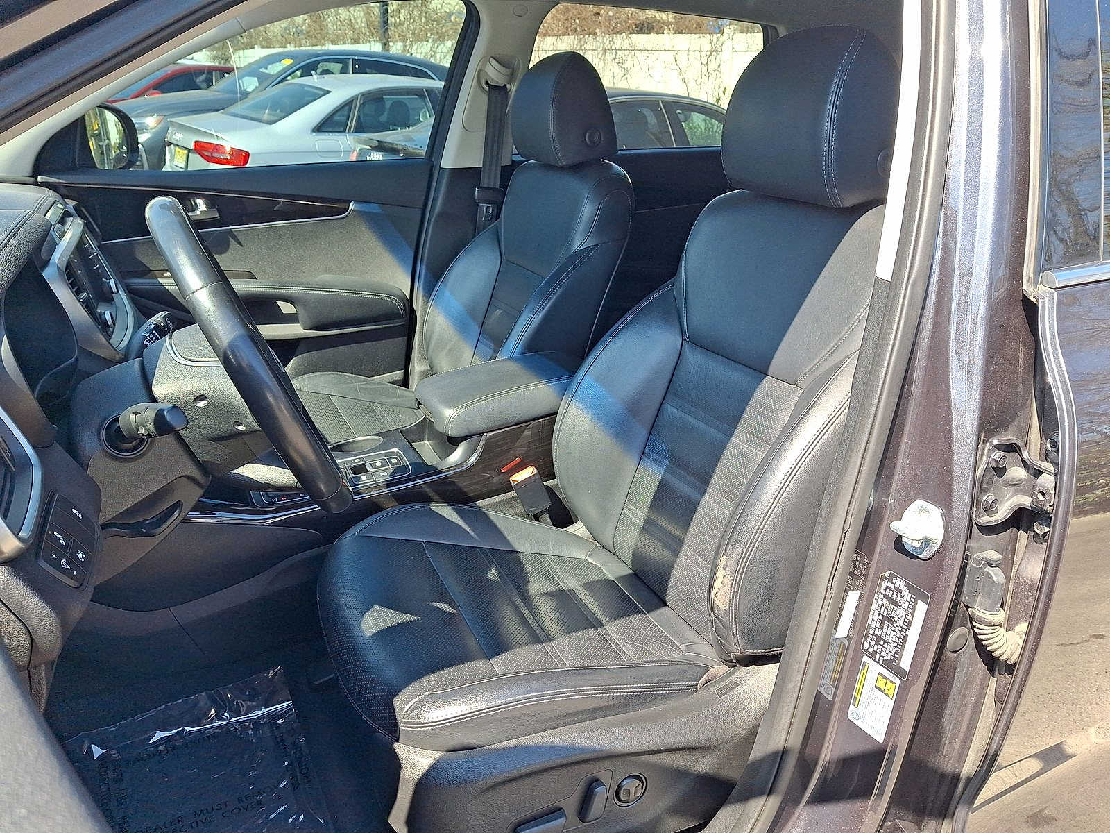 Thumbnail: 2019 Kia Sorento - 11