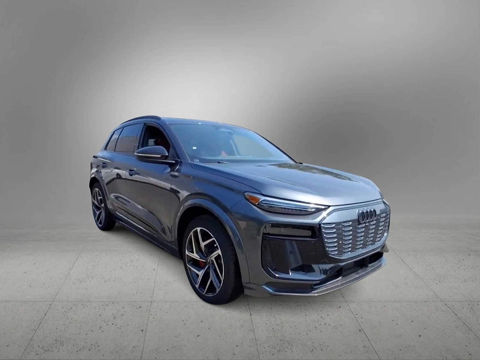 Thumbnail: 2025 Audi SQ6 e-tron - 2