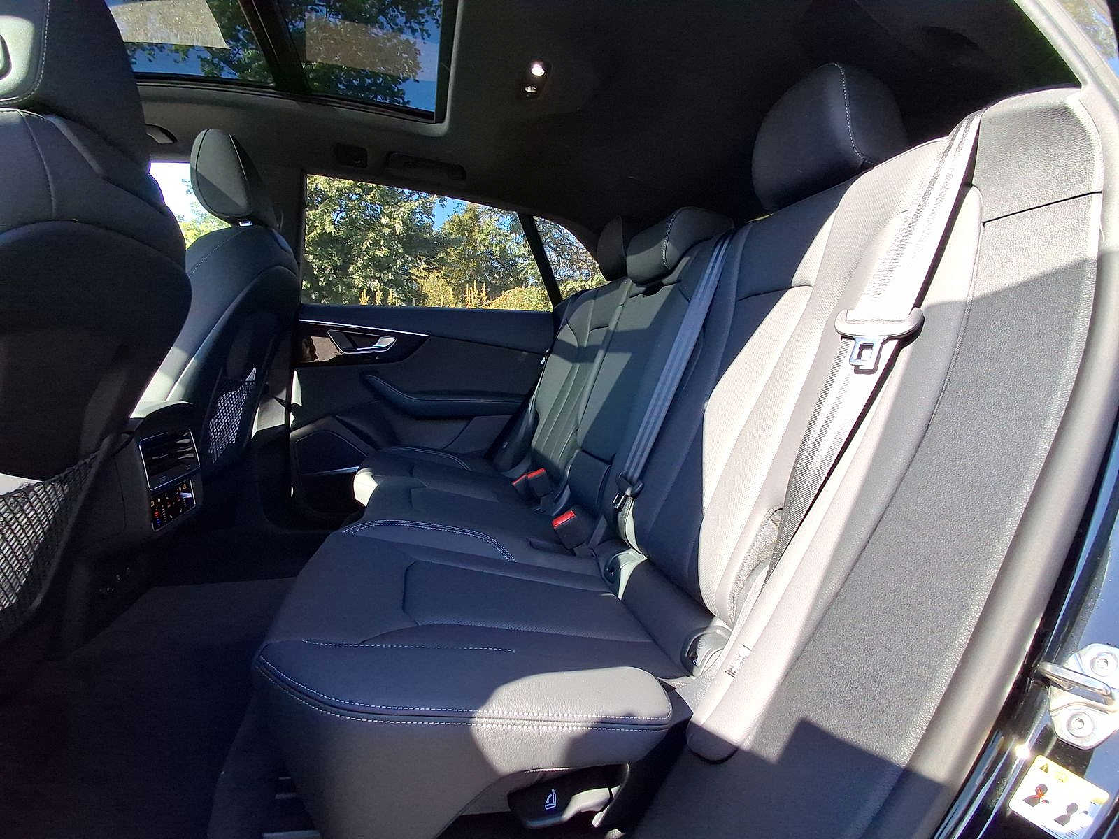 Thumbnail: 2025 Audi Q8 - 13