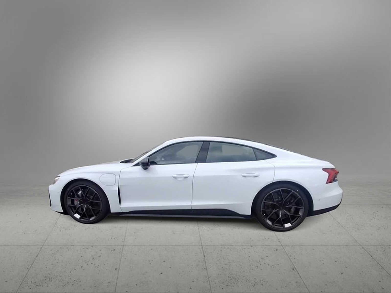 Thumbnail: 2025 Audi RS e-tron GT - 5