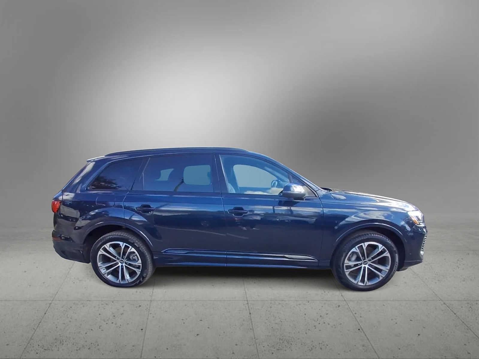 Thumbnail: 2025 Audi Q7 - 9