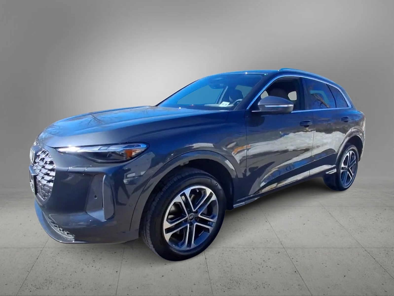 Thumbnail: 2025 Audi Q5 - 4