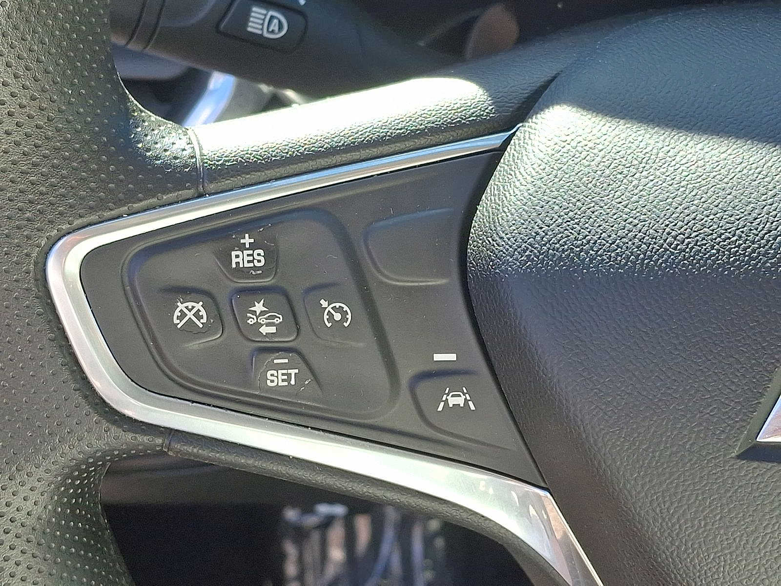 Thumbnail: 2022 Chevrolet Equinox - 16