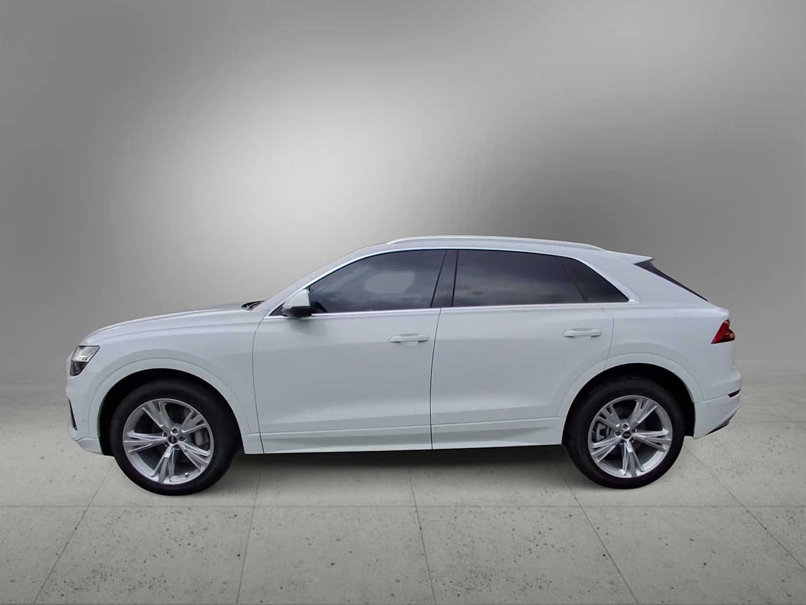 Thumbnail: 2023 Audi Q8 - 4