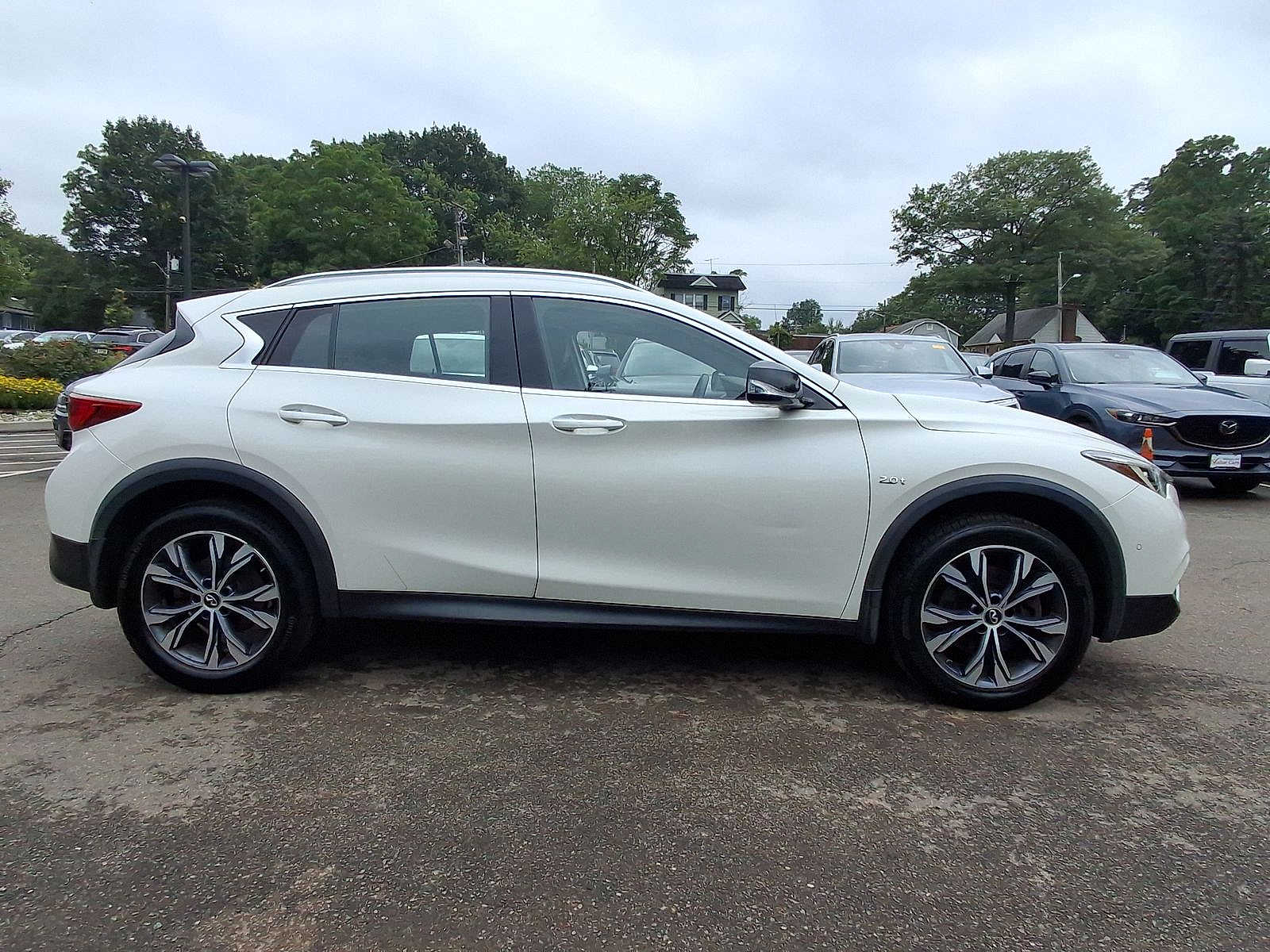 Thumbnail: 2017 INFINITI QX30 - 26