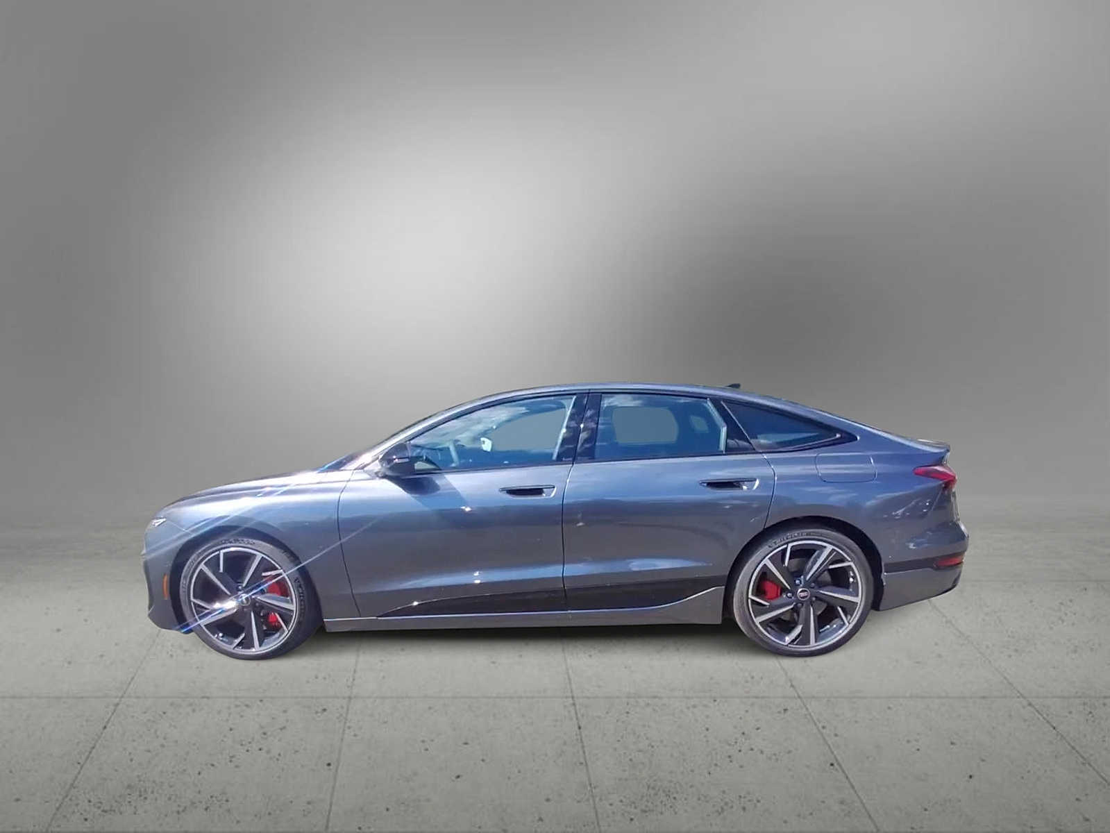 Thumbnail: 2025 Audi e-tron S - 5