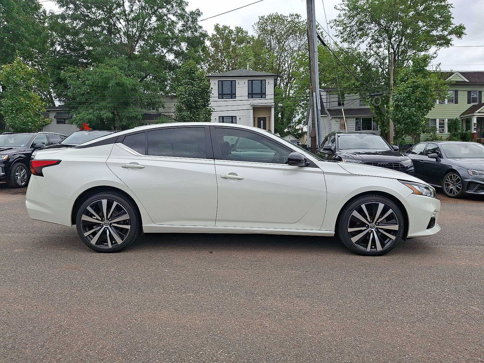 Thumbnail: 2020 Nissan Altima - 21