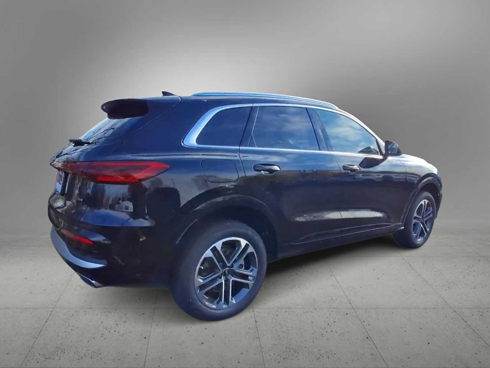 Thumbnail: 2025 Audi Q5 - 8